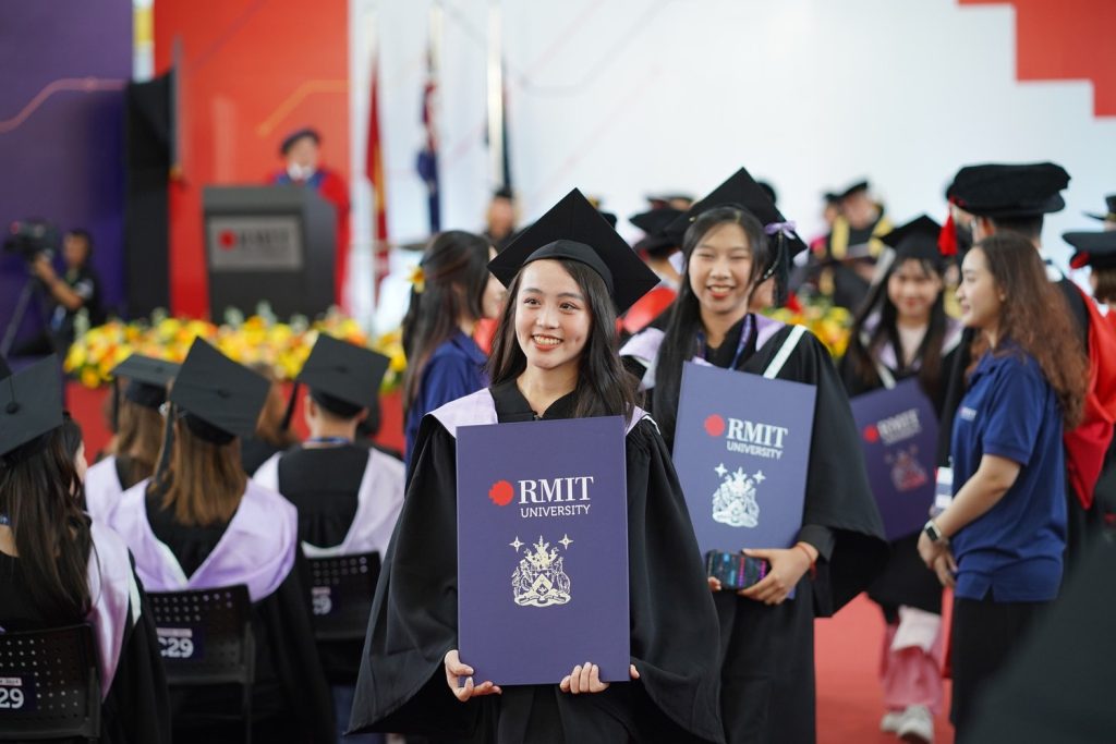 dong phuc rmit 12