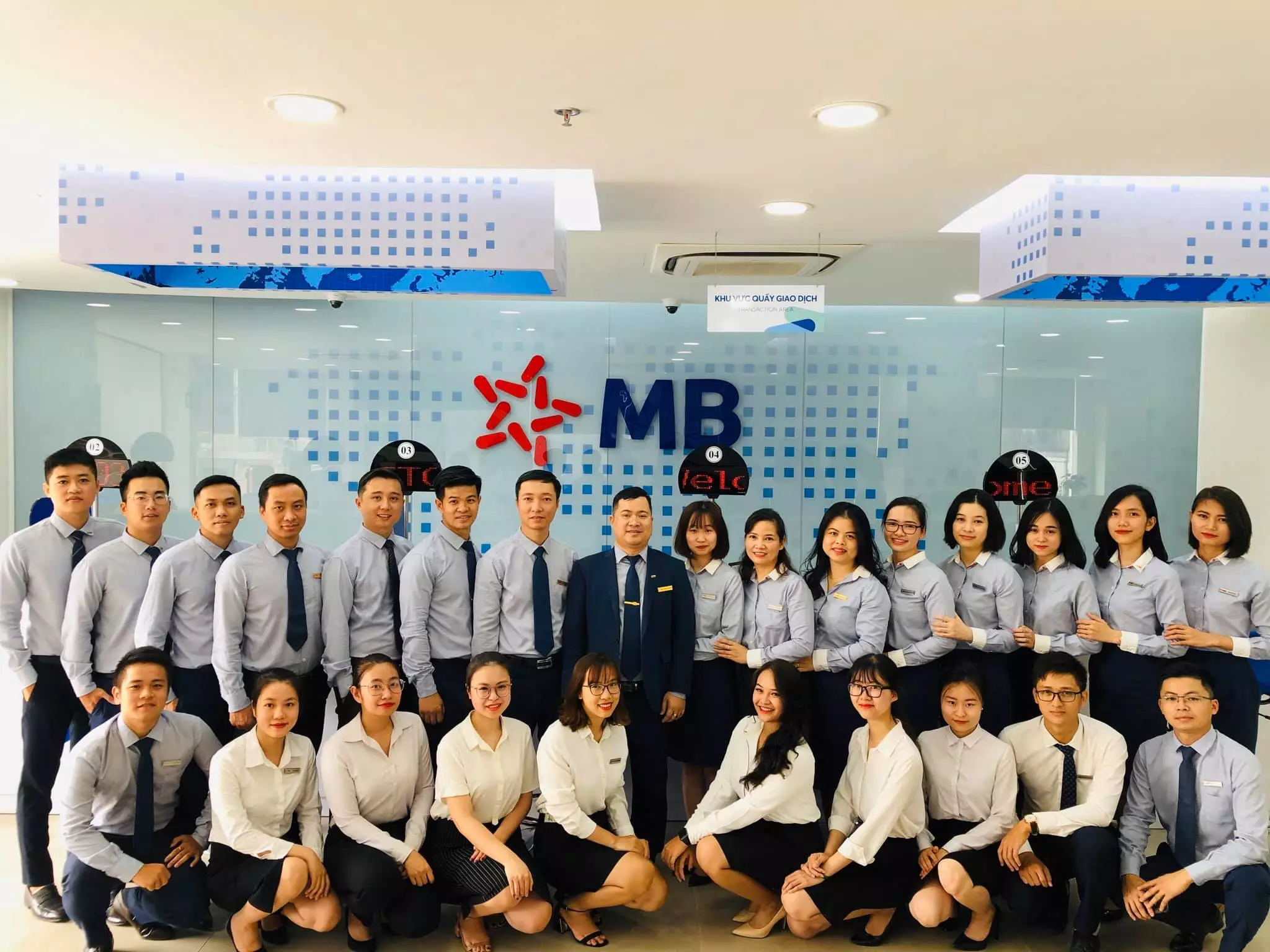 Đồng Phục MB Bank Chuẩn Đẹp Chuyên Nghiệp 4 áo sơ mi đồng phục mb bank