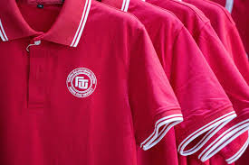 Sinh viên trong đồng phục FTU