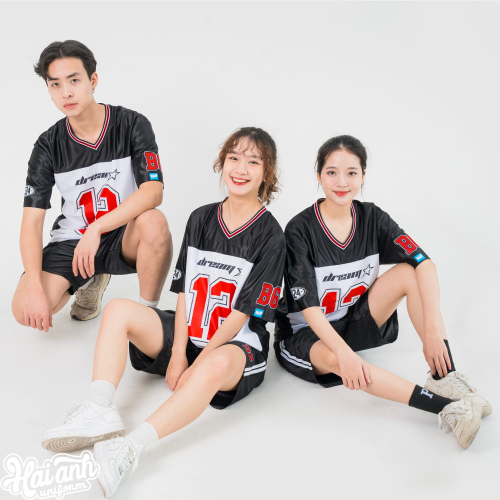 Phối đồ với áo lớp màu đen