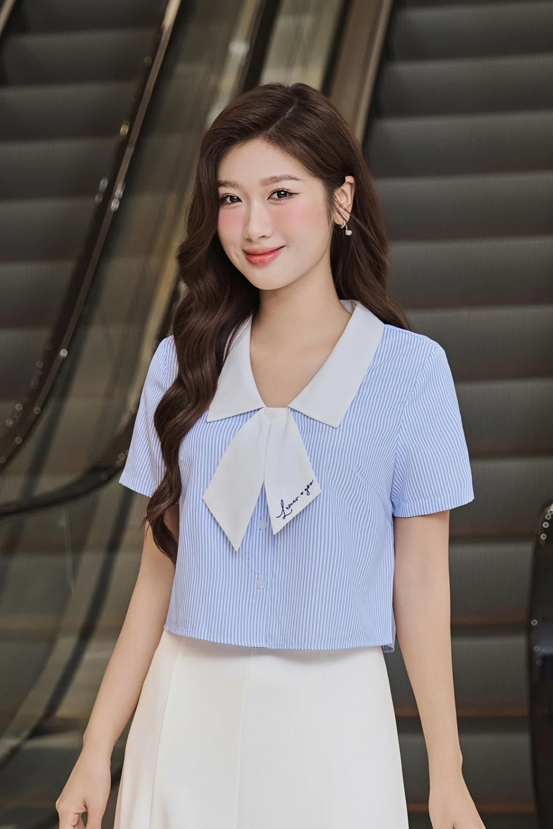Áo sơ mi croptop ngắn tay năng động