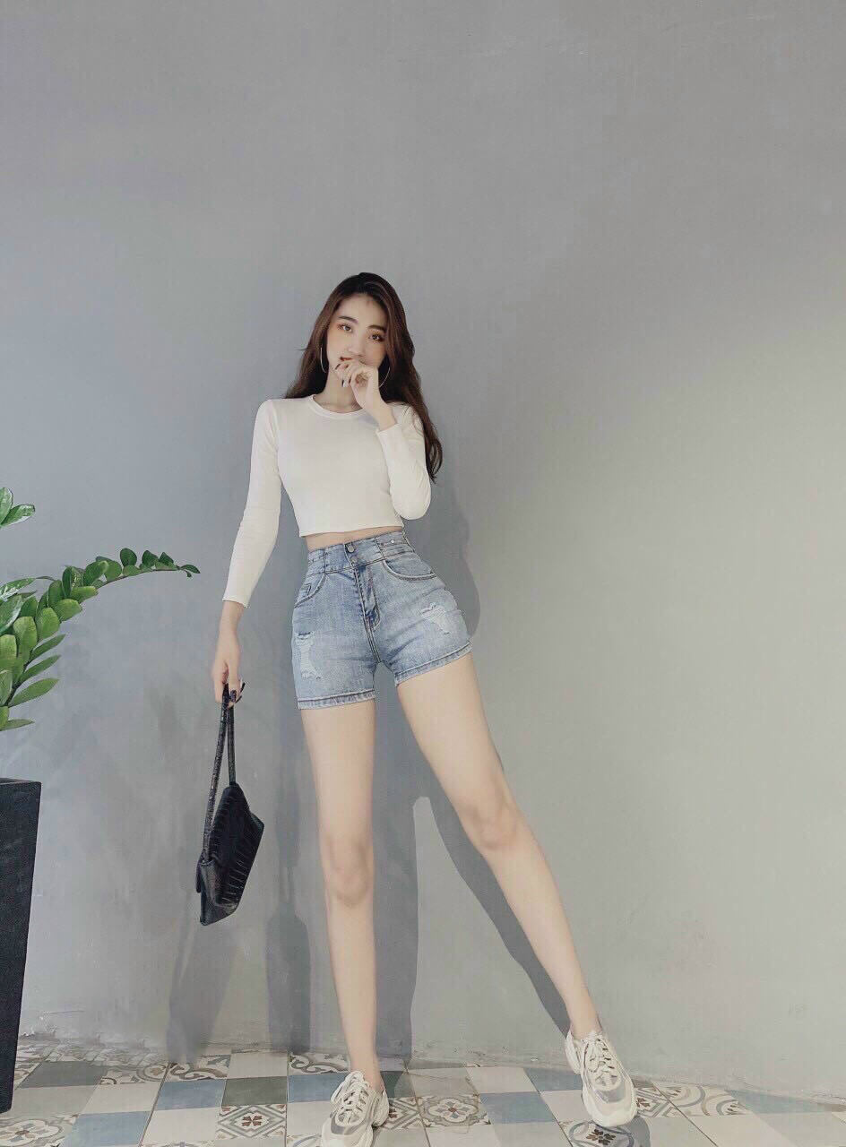 Áo thun mặc với quần short
