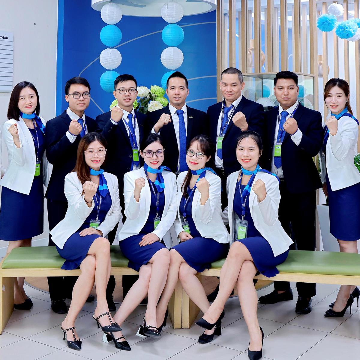 Đồng Phục ACB Tiêu Chuẩn Thiết Kế & Giải Pháp May Đo Cao Cấp 4 Đồng phục vest acb cho nam và nữ