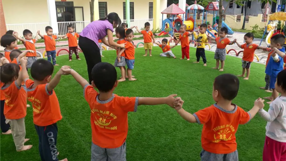 trò chơi sinh hoạt vòng tròn vui nhộn