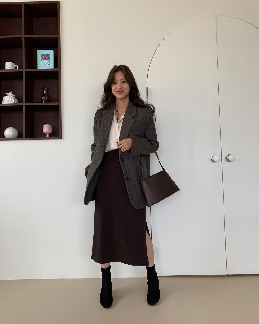 Cách phối áo blazer với chân váy