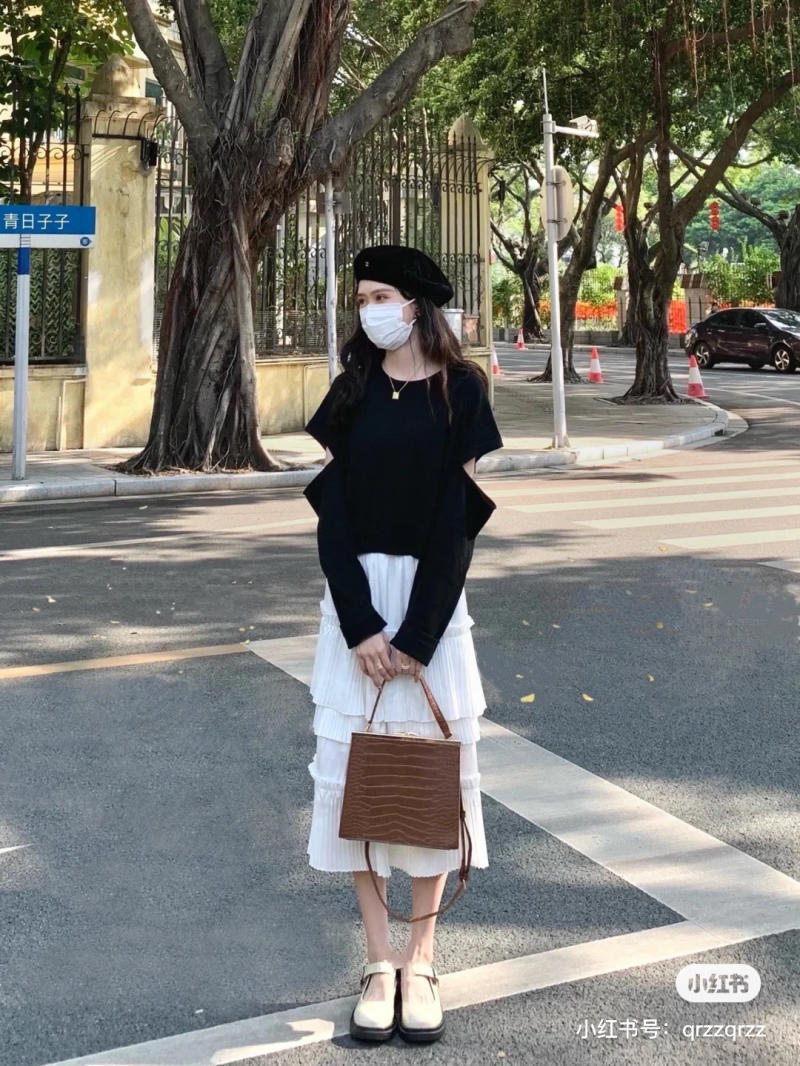 áo len phối với chân váy tầng