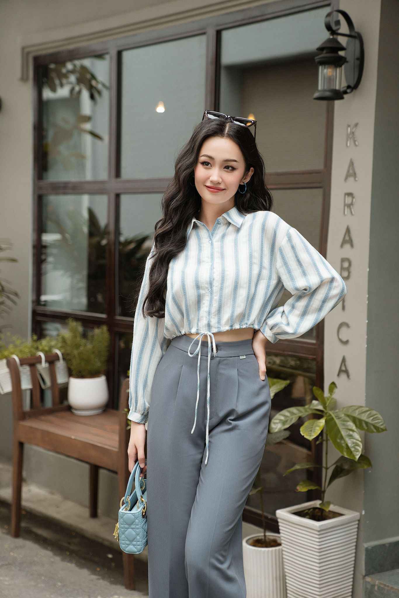 áo lửng mặc với quần ống rộng